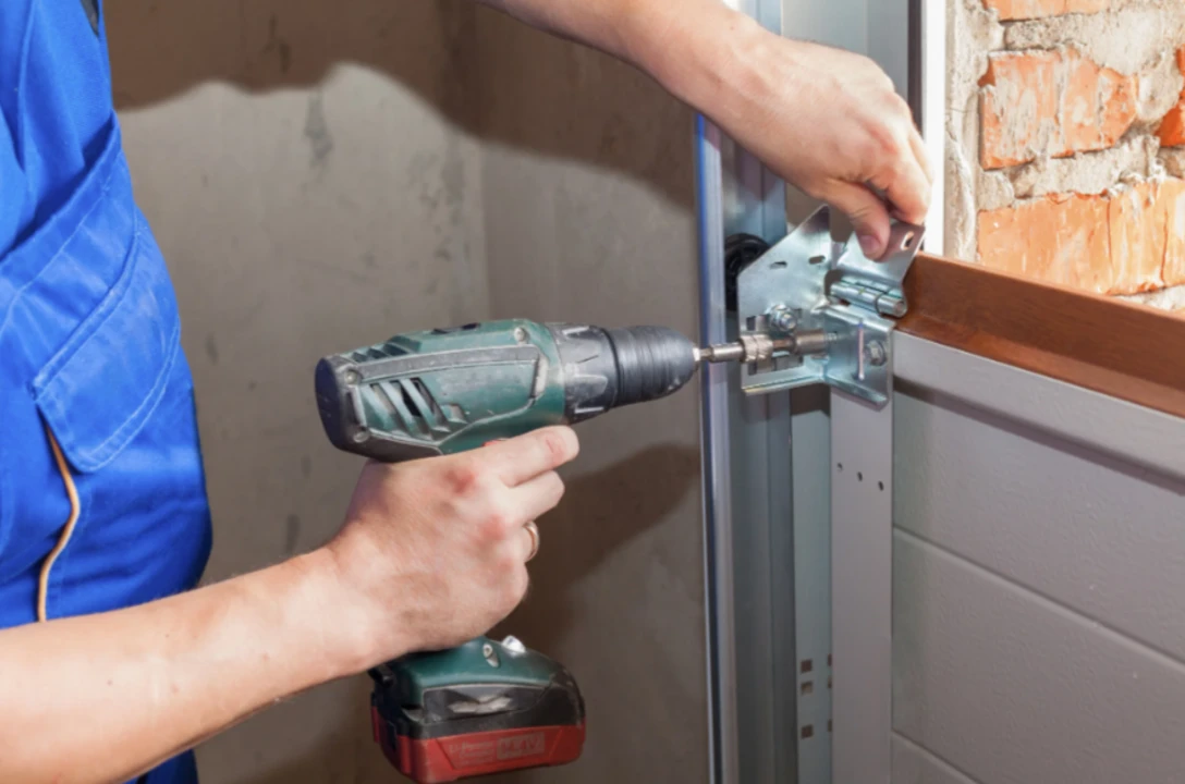 maintenance-and-rpair-2-twf-roller-garage-door